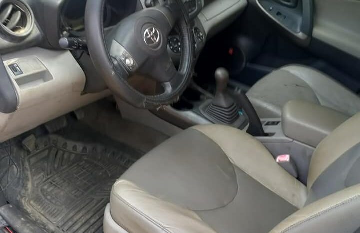 Toyota RAV4 2008 occasion Douala complet