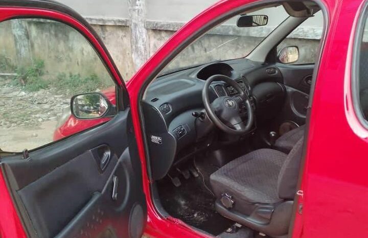 Toyota Yaris verso 2005 Douala complet