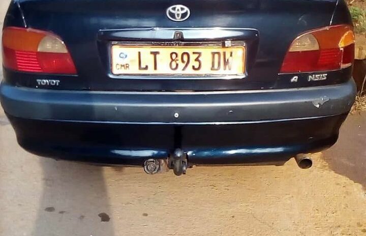 Toyota avensis 2002 occasion yaoundé complet