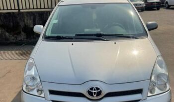 Toyota Corolla verso 2006 occasion Douala complet