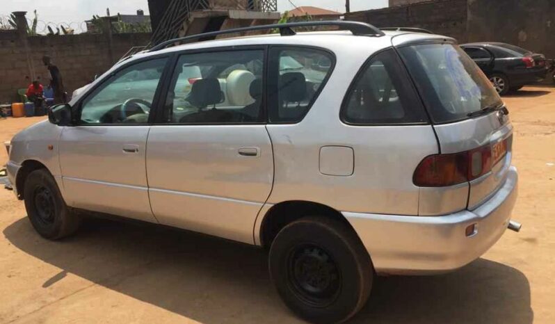 Toyota Picnic 2002 occasion Yaoundé complet