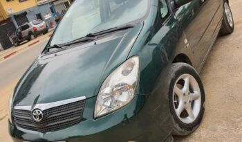 TOYOTA COROLLA VERSO 2004 Douala complet