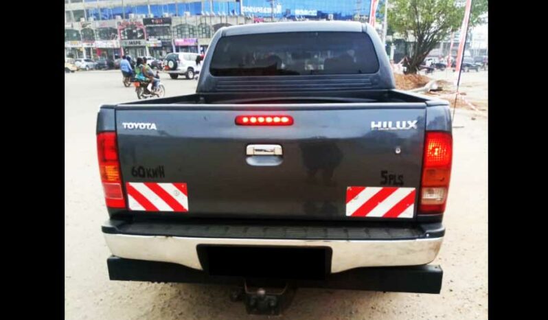 Location voiture Toyota Hilux Pick-up à Douala complet