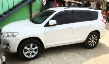 Location voiture Toyota Rav4 à Douala complet