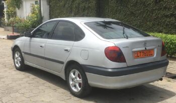 Toyota Avensis leafback 2000 Douala complet