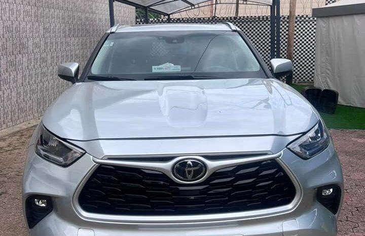 Toyota Highlander 2022 à vendre Douala complet