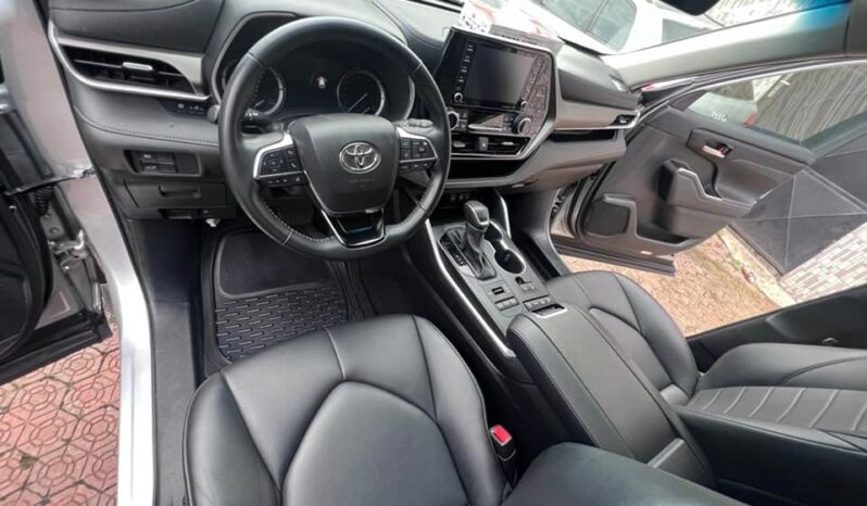 Toyota Highlander 2022 à vendre Douala complet