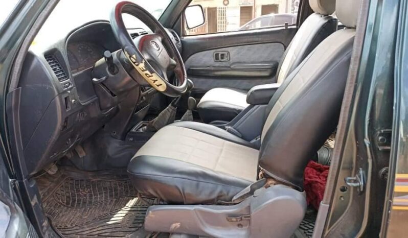 Toyota Hilux 2004 occasion à vendre Yaoundé complet