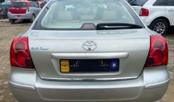 Toyota Avensis 2004 occasion Europe Douala complet