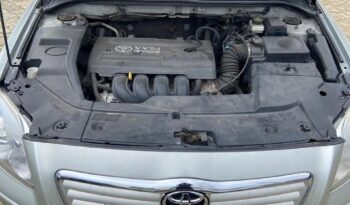 Toyota Avensis 2004 occasion Europe Douala complet