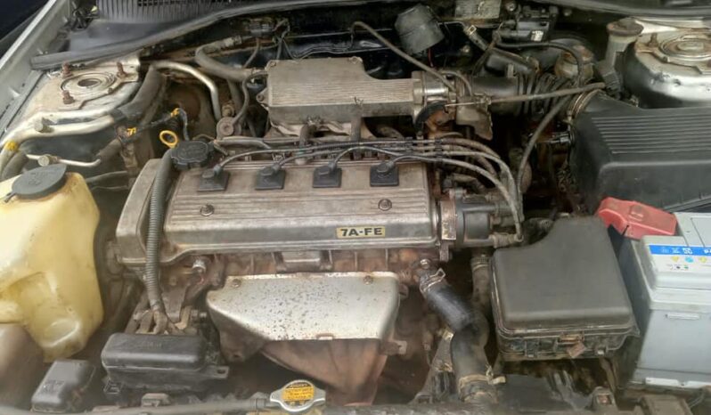 Toyota Carina E à vendre Douala complet