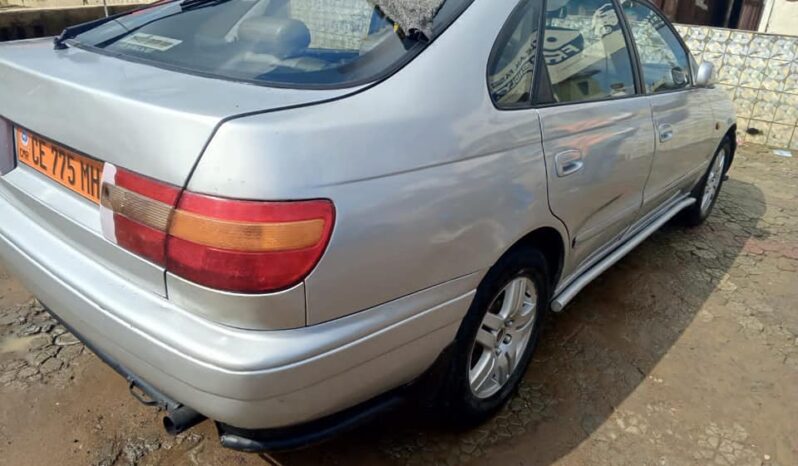 Toyota Carina E à vendre Douala complet