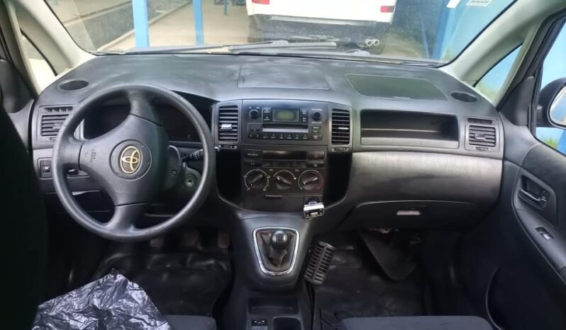 Toyota Corolla verso 2003 Douala complet