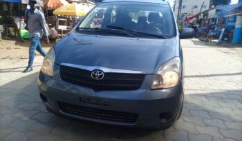 Toyota Corolla verso 2003 Douala complet