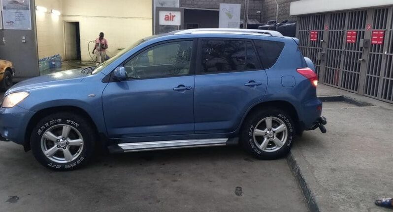 Rav4 2008 Boîte manuelle Douala complet