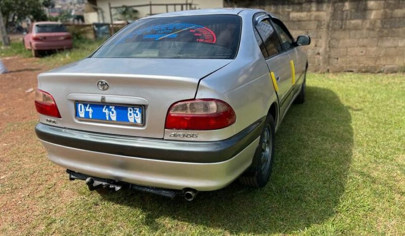 Toyota Avensis 2002 Yaoundé complet