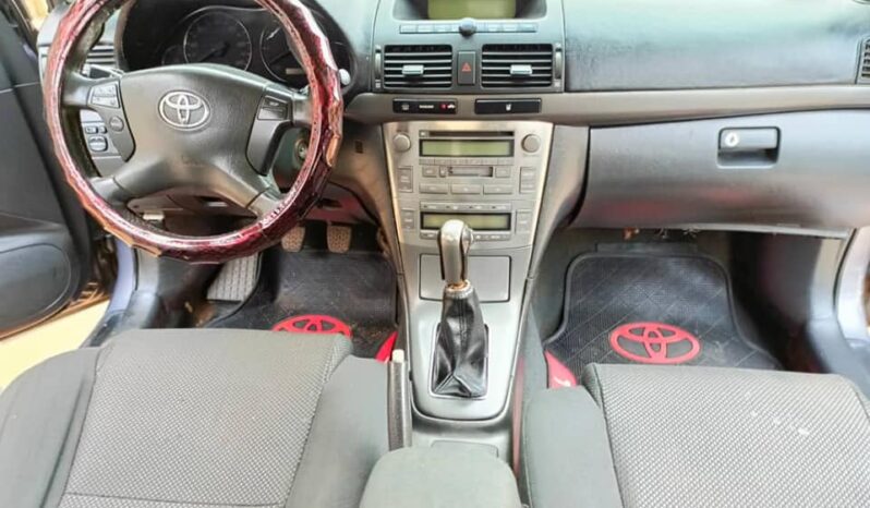 Toyota Avensis 2004 Yaoundé complet