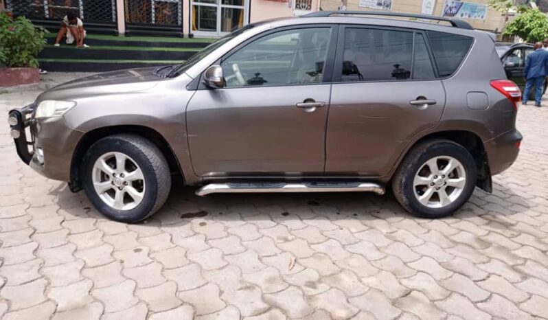 Toyota RAV4 2012 à vendre Douala  complet